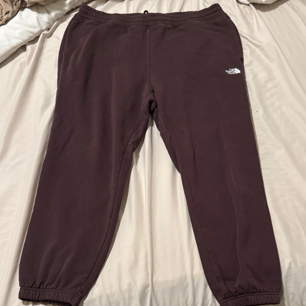 North face XXL sweatpants maroon color. Very comfy and soft